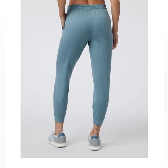 NWT $94 Vuori Dream Knit Performance Jogger Smoke Blue Heather Womens L - Picture 3 of 8